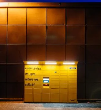 Front view of Amazon Locker at dusk Stock Photos