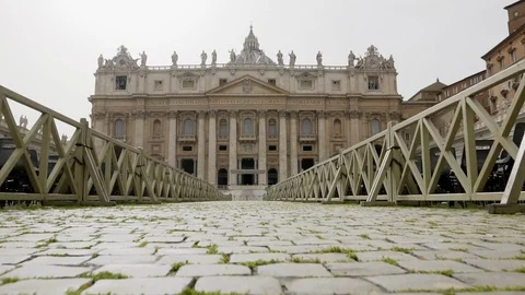 Front view of the Basilica of Saint Peter in Vatican City Italy with lots of Stock-Footage 90081135