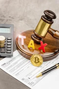 Front view of Bitcoin cryptocurrency physical coin Stock Photos
