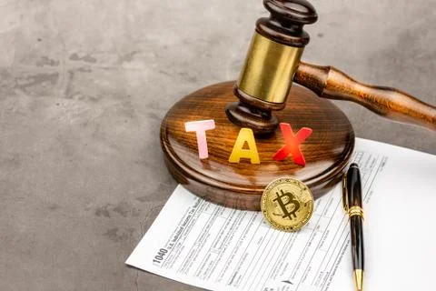 Front view of Bitcoin cryptocurrency physical coin Stock Photos