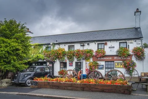 Front view on Johnnie Foxs pub and restaurant established in 1798 Foto stock