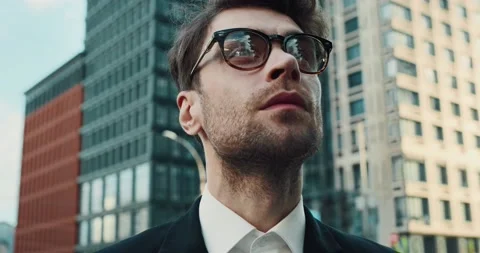 Front View of Man Office Worker in Eyeglasses and Classic Suit looking up Vídeo Stock 171595912