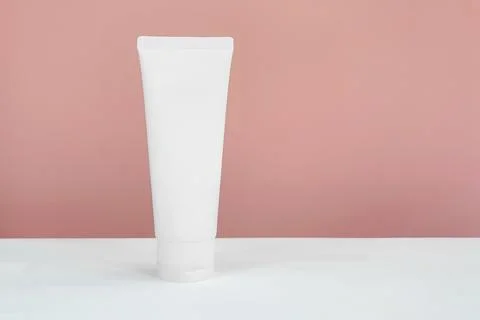 Front view of mockup of white squeeze bottle cosmetic plastic tube 스톡 사진