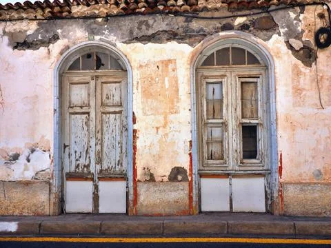 Front view of an old, dilapidated  house in "San Sebastian" on "La Gomera" Stock Photos