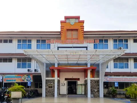 Front View of RSUD Prof Muhammad Yamin SH Hospital in Pariaman Fotos de archivo
