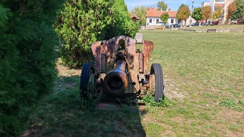 Front view of rusty artillery cannon Stock-Fotos