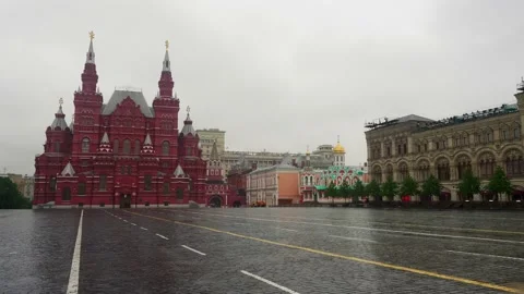 Front view of State Historical museum of Russia on empty Red square during rainy Stock-Footage 133246406