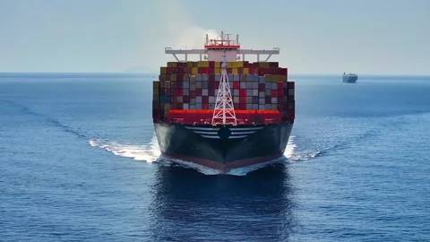 Front view of a very large container cargo ship Video stock 263654433