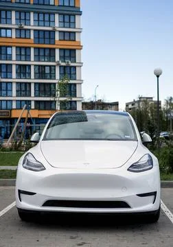 Front view white Tesla Foto stock