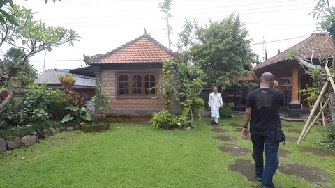 Front Yard of Bali Pedanda Rumah Indonesia Video stock 119940055