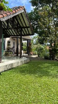 Front yard 스톡 사진