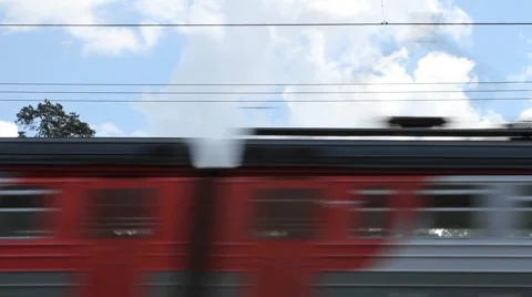 Frontal movement of the Suburban train from right to left. 스톡 동영상 40904355