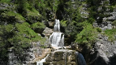 Frontal view of cascading waterfalls in summer (slow motion) Stock-Footage 260823739