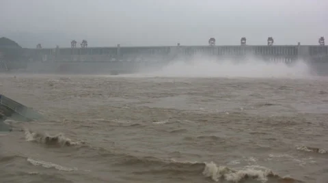 Frontal view of Three Gorges Dam - China Video stock 5515838