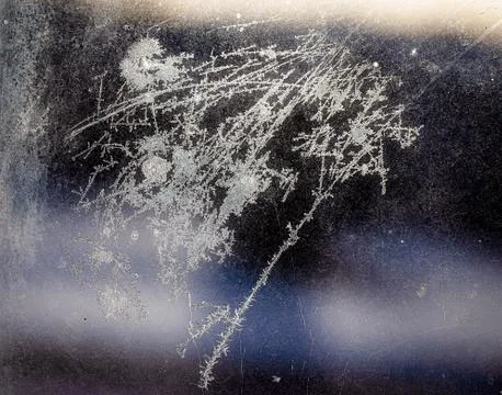 Frosty natural pattern on winter window, ornamental frost on the glass. Foto stock