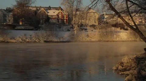 Frosty Smoke on a river during the winter season Vídeo Stock 10795681
