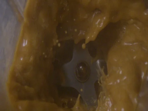 Frothy coffee being prepared in the machine 库存影片 83185918