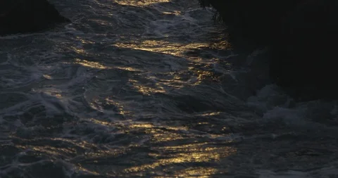 Frothy sea waves at sunset 스톡 동영상 103807187