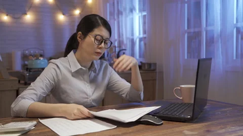 Frowning female worker in glasses stressed 動画素材 146552982