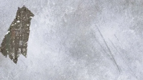 Frozen the animation window with the snow. Vídeos de archivo 81368662