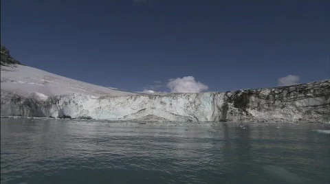 Frozen cliff 2 動画素材 793515