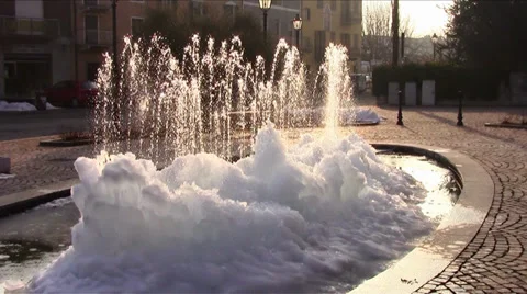 A frozen fountain 库存影片 33423281