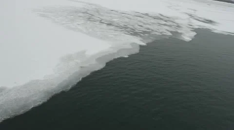 Frozen Lake Waters 動画素材 20606140