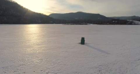 FROZEN MISSISSIPPI RIVER 스톡 동영상 85713468