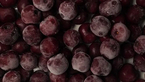 Frozen red cherries background dolly shot Vidéo 341280868