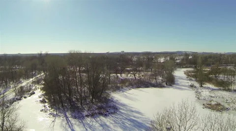 Frozen river with aerial view. Video stock 47160057