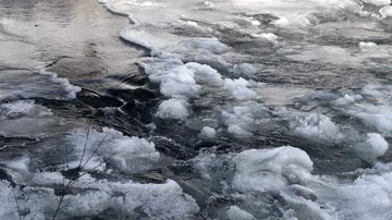 Frozen river 스톡 동영상 86116341