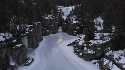 Frozen Rjukandefoss waterfall Stock Footage 171276876