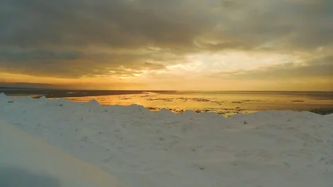 Frozen Sea With Ice Stacks Видео 101809732