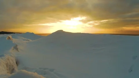 Frozen Sea With Ice Stacks Видео 101809778