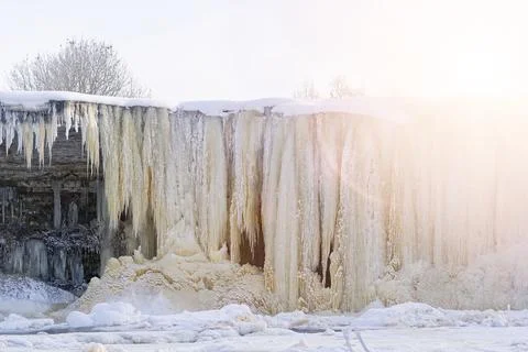 Frozen small mountain waterfall close up. Frozen Jagala Falls, Estonia Foto stock