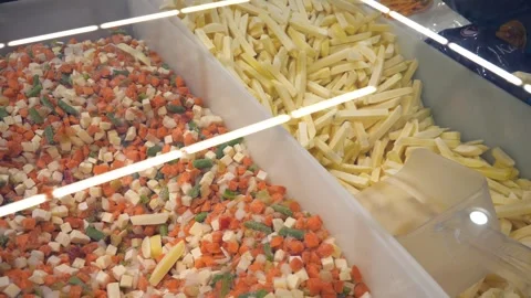 Frozen vegetable preparations in the store refrigerator. Video stock 265173635