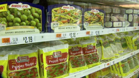 Frozen Vegetables in Grocery Store Video stock 42011699