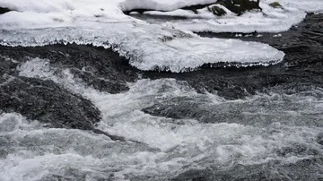 Frozen water flowing Video stock 86117016