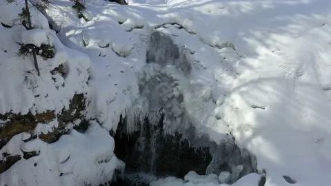 Frozen waterfall Видео 168890540