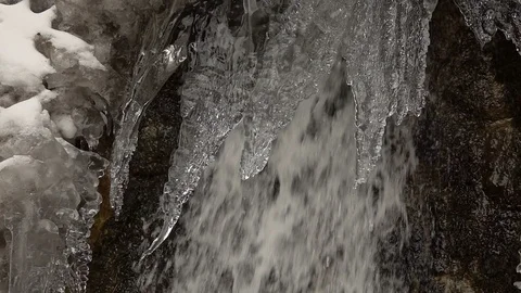 Frozen waterfall in winter 스톡 동영상 86289108