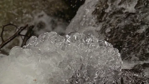 Frozen waterfall in winter Video stock 86290032