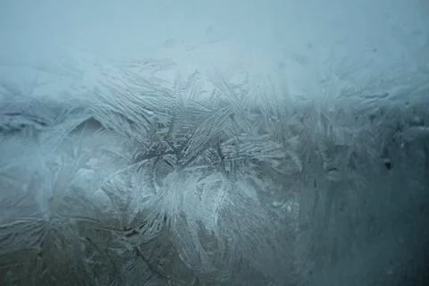 Frozen winter pattern on window glass Foto stock