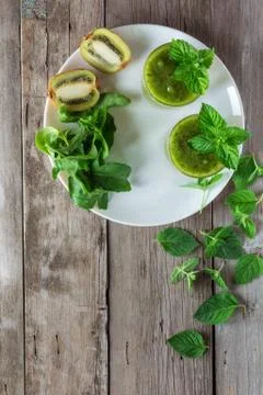 Fruit and vegetable smoothies. Flat lay 库存照片