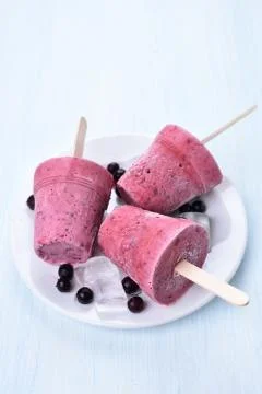 Fruit blackcurrant popsicles Stock-Fotos