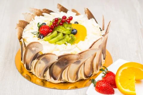 The fruit cake on the table Stock-Fotos