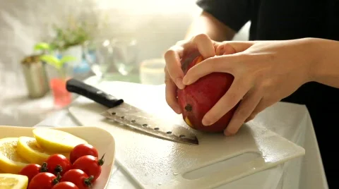 The fruit is cooked Vídeos de archivo 805383
