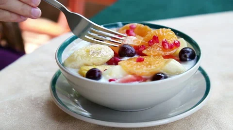 Fruit salad Video stock 52956483