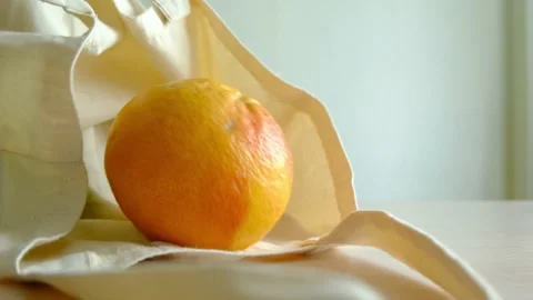 Fruits fall out from shopper Video stock 130533152