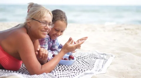 Fruits on the sea, close-up Video stock 53197952