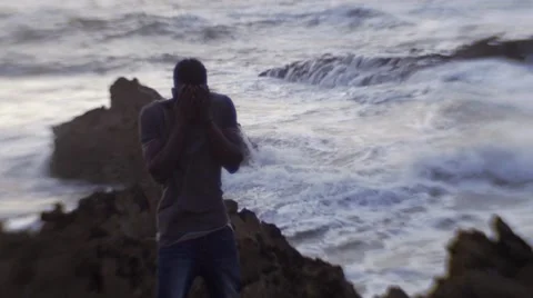 Frustrated guy shouting at the beach area 20 Video stock 67527475
